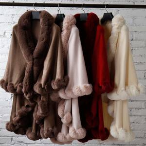 เสื้อคลุมขนสัตว์คลาสสิกแบบสั่งทำขายส่งสำหรับผู้หญิง ผ้าถักผสมขนสัตว์ แต่งขอบด้วยขนเทียม - Product Image 6