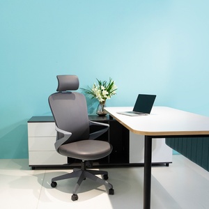 Chaise de bureau ergonomique moderne avec appui-tête réglable, chaise de direction pivotante en maille en bois massif et aluminium, fabriquée en Chine - Product Image 3