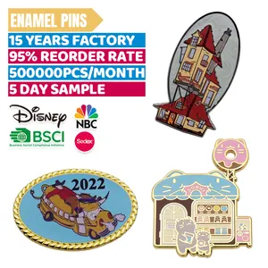 Hoge Kwaliteit Design Metalen Zacht En Hard Email Pin Spuitgieten Goud Plating Cartoon Huis Souvenir Broche Pin