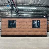 Conteneur pliable spacieux à 5 chambres pour usage hôtelier familial de grande envergure, design moderne du milieu du siècle