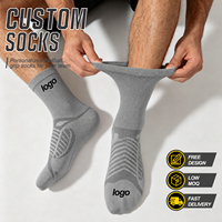 Chaussettes de football antidérapantes en nylon/coton gris personnalisées, anti-ampoules, vente en gros, logo personnalisé, chaussettes de course et de cyclisme personnalisées