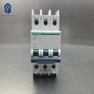Новый оригинальный автоматический выключатель Schneider PLC 60173 1 C60 5A, 3-полюсный, 4A332, контроллер программирования ПЛК, быстрая доставка - Product Image 1
