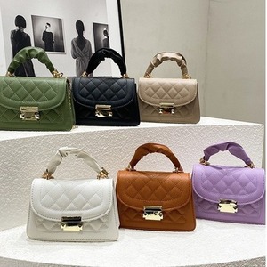 Elegante Borsa Quadrata in Pelle con Motivo Trapuntato, Chiusura con Lucchetto Dorato, Manico Intrecciato e Tracolla a Catena, Borsa <span class=keywords><strong>Chic</strong></span> da Donna per Uso Quotidiano - Product Image 2