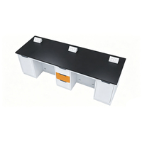 Table de laboratoire industrielle avec armoire latérale et rangement intégré pour expériences
