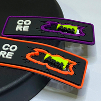 Écusson en PVC souple 3D personnalisé, patch en silicone, adhésif thermofusible pour chapeaux, écussons en PVC souple avec velcro pour vêtements