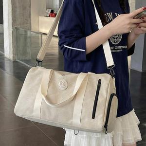 Bolsa de Viaje Deportiva Unisex de Tela Vaquera PU con Logotipo Personalizado, Bolsa de Gimnasio y Entrenamiento Impermeable para Hombre y Mujer, Capacidad de 36-55L - Product Image 2