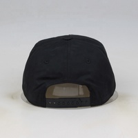 Casquette en nylon non structurée à 5 panneaux de haute qualité personnalisée, logo brodé, casquette à fermeture à pression
