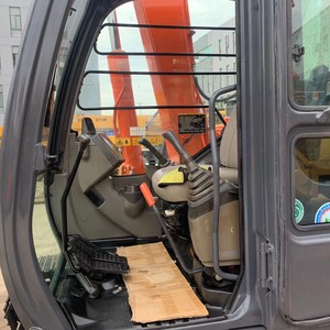 Excellent Hitachi Zaxis70 d'occasion, faible nombre d'heures, peinture d'origine, bien entretenu, fonctionnement stable, haute efficacité, prix avantageux, prêt à être expédié - Product Image 4