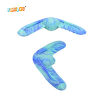 Jouet à mâcher interactif pour chien, design boomerang en TPR durable, fabrication Famipet, vente en gros personnalisée, nouveauté.