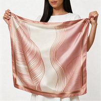 Foulard carré en satin de luxe imprimé multi-tailles, design OEM, pour cheveux ou cou, idéal pour les fêtes, cadeau pour femme, vente en gros