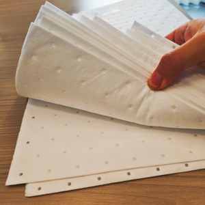 Kertas penyerap minyak, kecepatan penyerapan cepat, dapat digunakan kembali, tidak meluap setelah jenuh - Product Image 1