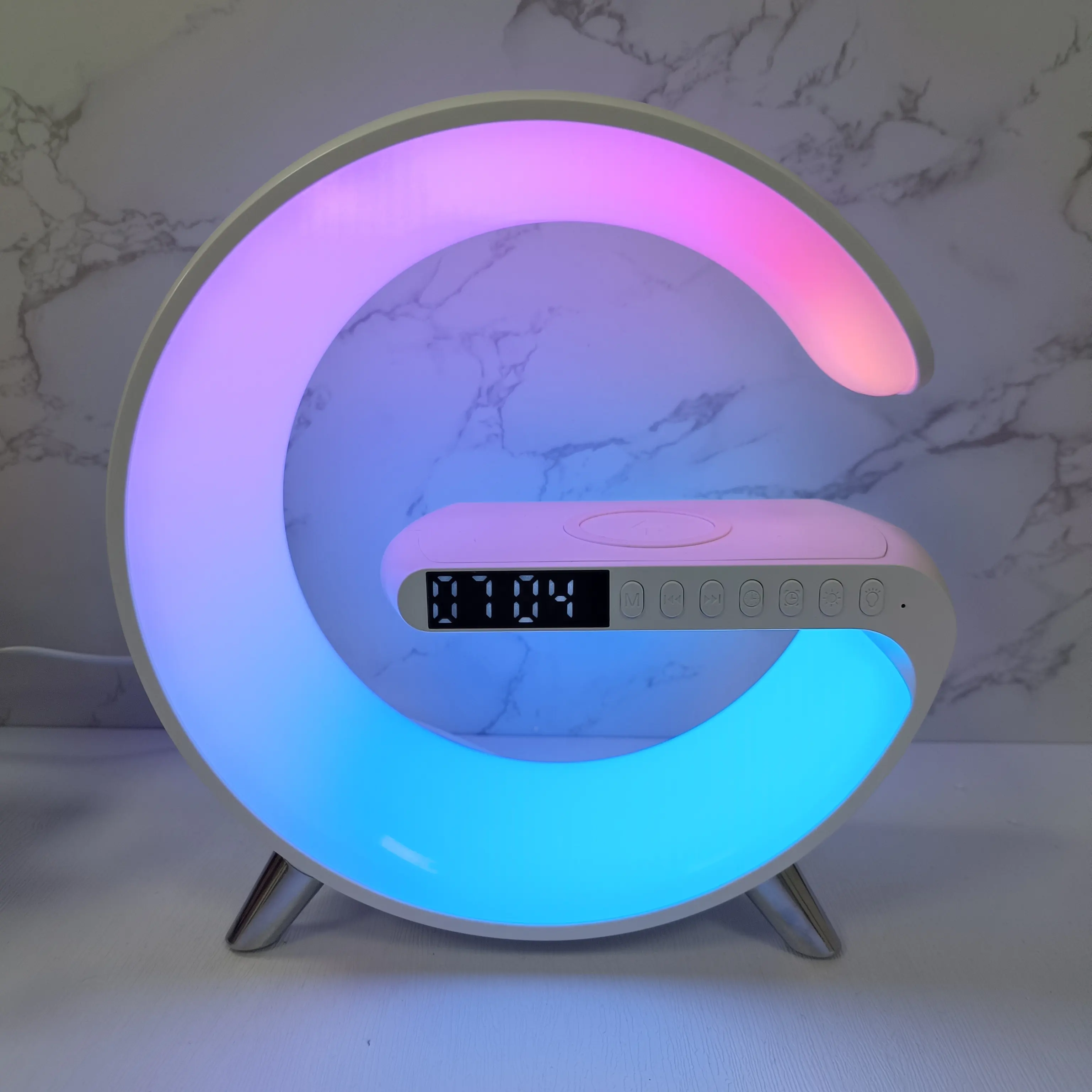 N69 웨이크 업 라이트 RGB 다채로운 주변 야간 조명 알람 시계가있는 무선 충전 BT 스피커