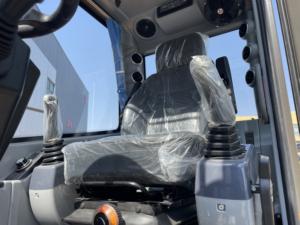 Escavatore per ruote da 7.5Ton 0.3m ³ con motore da 48kw ideale per molteplici applicazioni di scavo e costruzione - Product Image 4