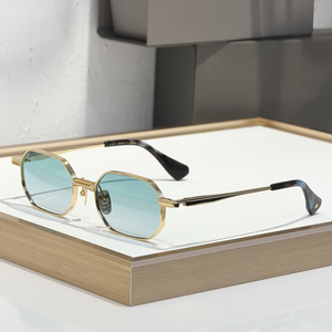 Occhiali da Sole Quadrati alla Moda con Montatura in Titanio, Design di Lusso Retrò Classico Polarizzati per Donne e Uomini, Lenti con Protezione UV400 - Product Image 1