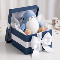 Peluche Requin Personnalisée Brodé Super Doux avec Chaussures, Mignonne Poupée Dessin Animé OEM ODM Faible MOQ Vente en Gros Cadeau Enfant Anti-Stress