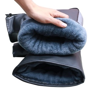 La copertura del manubrio della motocicletta invernale è realizzata in pelle calda e ispessita, antivento e impermeabile - Product Image 4