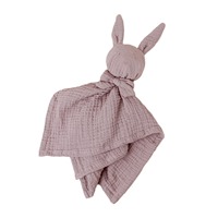 Vente en gros de jolies serviettes apaisantes pour bébé, bavoir, peluche lapin, hochet, couverture en mousseline de coton pour nourrissons, jouet en peluche lapin
