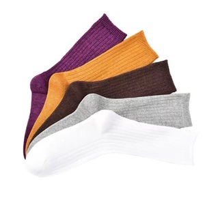 Chaussettes mi-hautes de haute qualité pour filles, tube moyen vertical, mode, fil épais doré et argenté, chaussettes de loisirs 2025 - Product Image 1