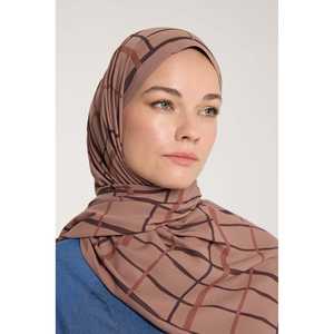 ผ้าพันคอไหมพิมพ์ลายสี่เหลี่ยมสีนมกาแฟสำหรับผู้หญิง พิมพ์ลายดิจิทัลอเนกประสงค์ ผ้าไหมแท้ 100% - Product Image 4