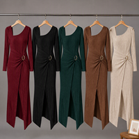Robe longue asymétrique élégante côtelée à manches longues avec fente, sur mesure, ODM, pour femmes, vêtements de créateur, vente en gros