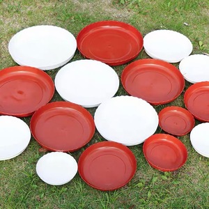 Bandejas Redondas de Plástico para Macetas, Material Reciclado, Base Portátil para Escritorio, Uso en Suelo o Colgado - Product Image 1