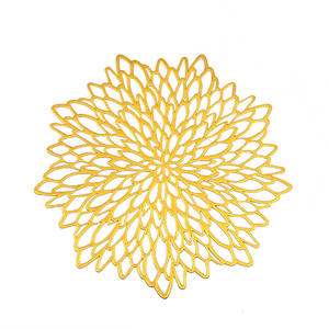 Napperon en simili-cuir PVC métallique évidé à fleurs dorées napperons de décoration de table pour doublure de table maison restaurant - Product Image 5