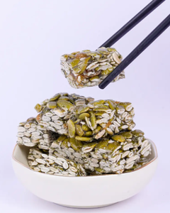 Graines de citrouille végétaliennes populaires et végétaliennes très vendues en gros Noyaux et raisins secs croquants aux noix et aux bonbons croquants délicieux croquants aux noix - Product Image 1