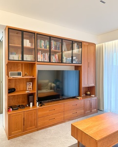 Console TV murale en bois massif de style rustique moderne, cadre noir, armoire à <span class=keywords><strong>livres</strong></span> en verre, étagères ouvertes côté gauche - Product Image 2