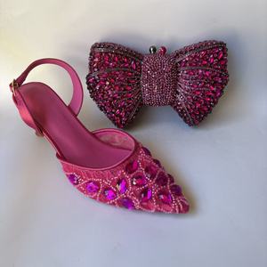 Elegante Set da Sposa per <span class=keywords><strong>Donna</strong></span>: Tacchi Alti <span class=keywords><strong>Fucsia</strong></span> con Strass e Borsa Abbinata, <span class=keywords><strong>Sandali</strong></span> con Cristalli e Pochette - Product Image 4