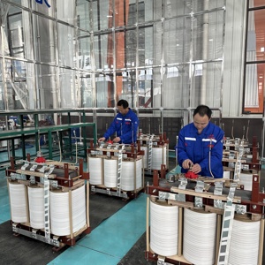Transformador de Distribución de Energía Trifásico Sumergido en Aceite con Certificado CE IEC ALAL, 35kV 15kV 11kV, Bobinado de Cobre, Uso Electrónico - Product Image 4