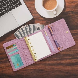 A7 Croc Cuadernos <span class=keywords><strong>forrados</strong></span> de cuero de tapa dura con caja de bolígrafos Juegos de regalo para la escuela Vacaciones universitarias Diario perfecto para uso de tarjeta de crédito - Product Image 2