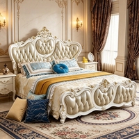 Cama de Madera Maciza Tallada Estilo Real Europeo con Tapizado de Botones de PU, Estructura de Cama Tapizada, Tamaños King y Queen, Muebles de Dormitorio para Villa, Venta al por Mayor