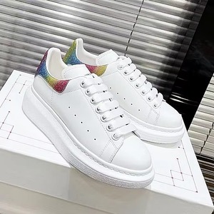 Zapatillas de Diseñador de Cuero al por Mayor 2026, Zapatos de Marcas Famosas para Mujer, Zapatillas Unisex MC para Hombre, Zapatillas Blancas Personalizadas para Correr - Product Image 3
