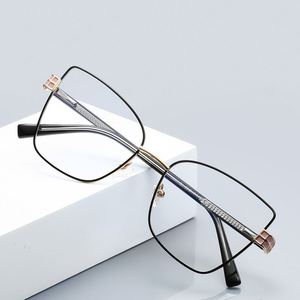 Modello 3141 montature ottiche da donna nuovo stile occhiali da vista in metallo Anti luce blu montature per occhiali per <span class=keywords><strong>Computer</strong></span> Gafas Cerminmata - Product Image 1