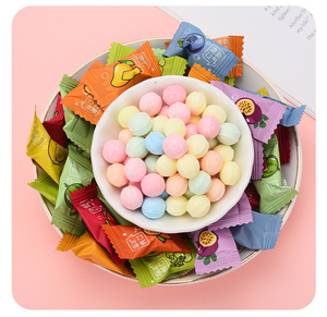 YI GUO LIN OEM Caramelos <span class=keywords><strong>de</strong></span> Vitamina C con Sabor a Frutas y Bajo en Azúcar, en Forma <span class=keywords><strong>de</strong></span> Bola <span class=keywords><strong>de</strong></span> Menta, para un Aliento Fresco y un Beso Revitalizante, Bolsa <span class=keywords><strong>de</strong></span> 2000g - Product Image 1