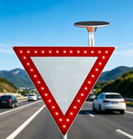 Signalisation routière solaire LED triangulaire OWLEYE, aluminium personnalisé, étanche IP66, visibilité 1000 m, lumière d'avertissement de sécurité routière