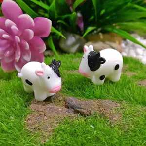 Figurines de vache miniatures, ornements d'animaux blancs peints à la main pour terrarium, bonsaï, décorations succulentes - Product Image 3