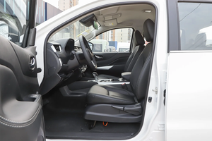 Nissan Navara PICKUP LHD Double Cabine 2.5L Diesel 4x4 R16 d'<span class=keywords><strong>occasion</strong></span> à prix abordable pour <span class=keywords><strong>le</strong></span> marché africain, expédition au port de Tema, Chine - Product Image 4