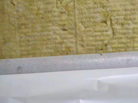 Membrane respirante adhésive/Enveloppe de maison perméable à la vapeur auto-adhésive/Enveloppe murale respirante microporeuse