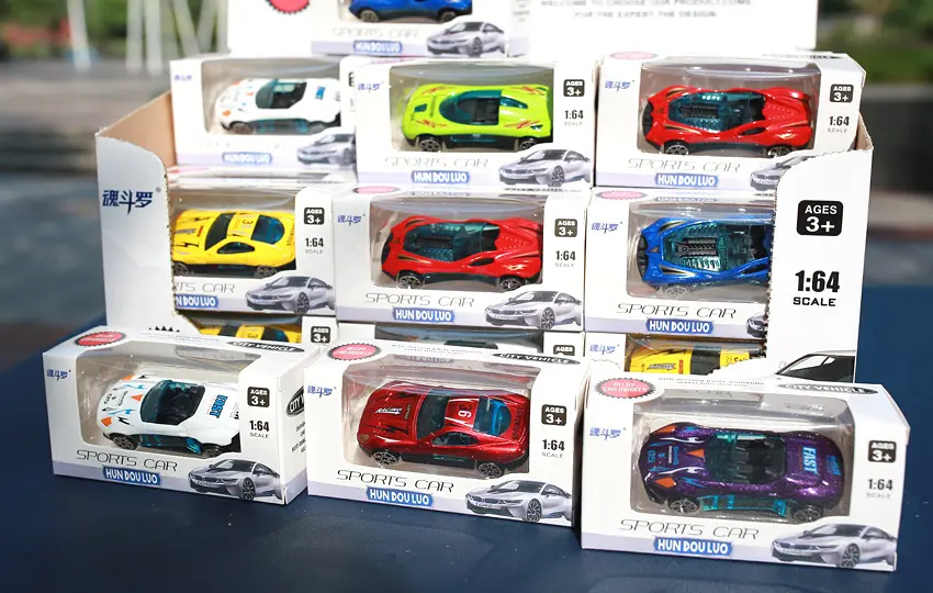 प्रचार सिमुलेशन लघु डायकास्ट मॉडल कार 1/64 खिलौने वाहन बच्चों के लिए मिनी धातु रेसिंग कार डिस्प्ले