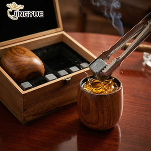 Juego de 2 Vasos de Bourbon de Madera Quemada Personalizados <span class=keywords><strong>para</strong></span> Hombre, Juego de 6 Piedras Enfriadoras de Whisky Reutilizables en Caja de Regalo de Madera - Product Image 6