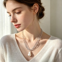 Collier pendentif en laiton plaqué or 14 carats avec perle baroque d'eau douce, chaîne torsadée, résistant à l'eau, inaltérable et hypoallergénique, vente en gros