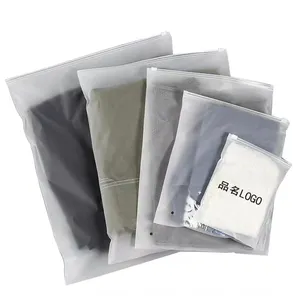 Kunden spezifische schwarze Kleidung Zip Lock Poly Taschen Zip Lock Plastiktüte mit benutzer definierten Logo gedruckt Frosted Zipper Plastiktüten