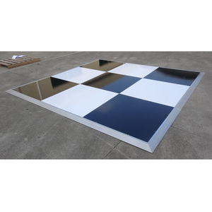 Pista de baile desmontable de 1m x 1m, portátil, para bodas, en blanco y negro. - Product Image 1