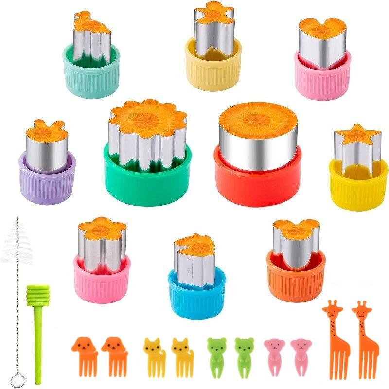 Ensemble de 22 moules à fruits en relief