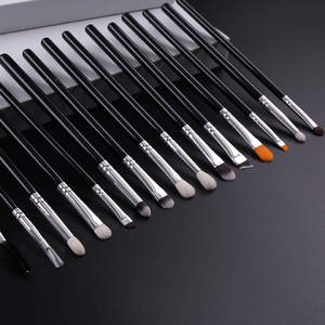 IPRESTA Bán Buôn Makeup Brushes Biểu Tượng Tùy Chỉnh <span class=keywords><strong>Make</strong></span> <span class=keywords><strong>Up</strong></span> Makeup Brush Set Nhãn Hiệu Riêng Shiny Đen Makeup Brushes Đối Với <span class=keywords><strong>Make</strong></span> <span class=keywords><strong>Up</strong></span> - Product Image 5