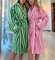 Nouvelle conception 2026 avec imprimé rayé, serviette en coton, tissu éponge français, coton biologique, peignoir pour femmes, vêtements de nuit