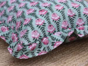 Housse de coussin lombaire en coton floral avec volant, coussin imprimé en bloc pour le soutien du dos, sommeil sur le côté - Product Image 5