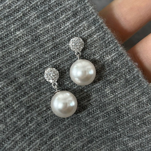Orecchini a Perno Geometrici Rotondi con Perle Finte per Donne, Gioielli Eleganti e alla Moda - Product Image 6