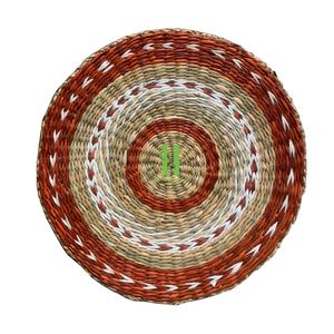 Vietnam OEM tissé à la main paille jacinthe d'eau napperons en gros HNH artisanat prix direct usine jonc de mer napperon décoration de table - Product Image 1